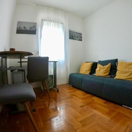 Sunny Apartment By The Beach Kaštel Štafilić Eksteriør billede