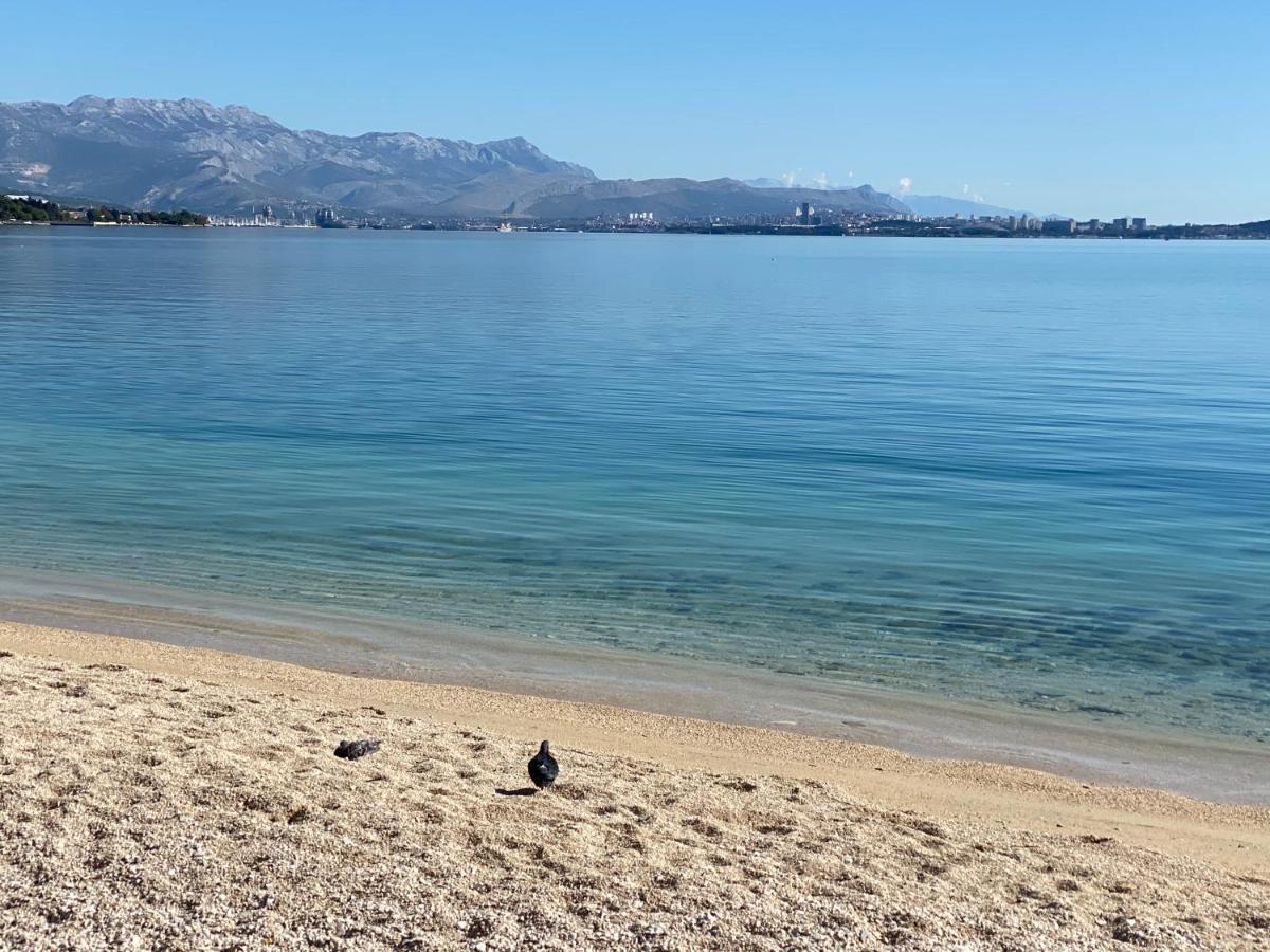 Sunny Apartment By The Beach Kaštel Štafilić Eksteriør billede