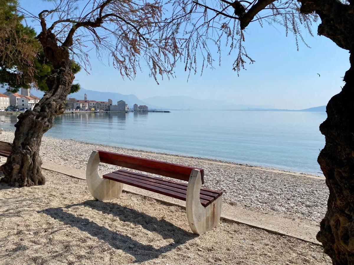 Sunny Apartment By The Beach Kaštel Štafilić Eksteriør billede