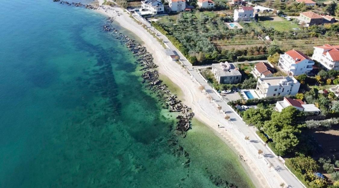 Sunny Apartment By The Beach Kaštel Štafilić Eksteriør billede