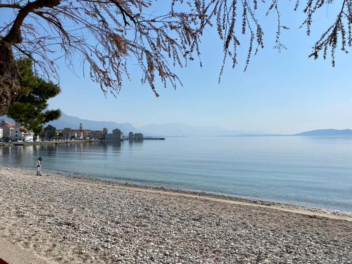 Sunny Apartment By The Beach Kaštel Štafilić Eksteriør billede