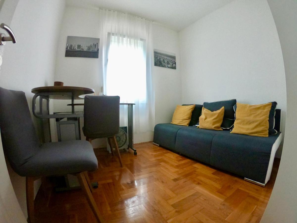 Sunny Apartment By The Beach Kaštel Štafilić Eksteriør billede